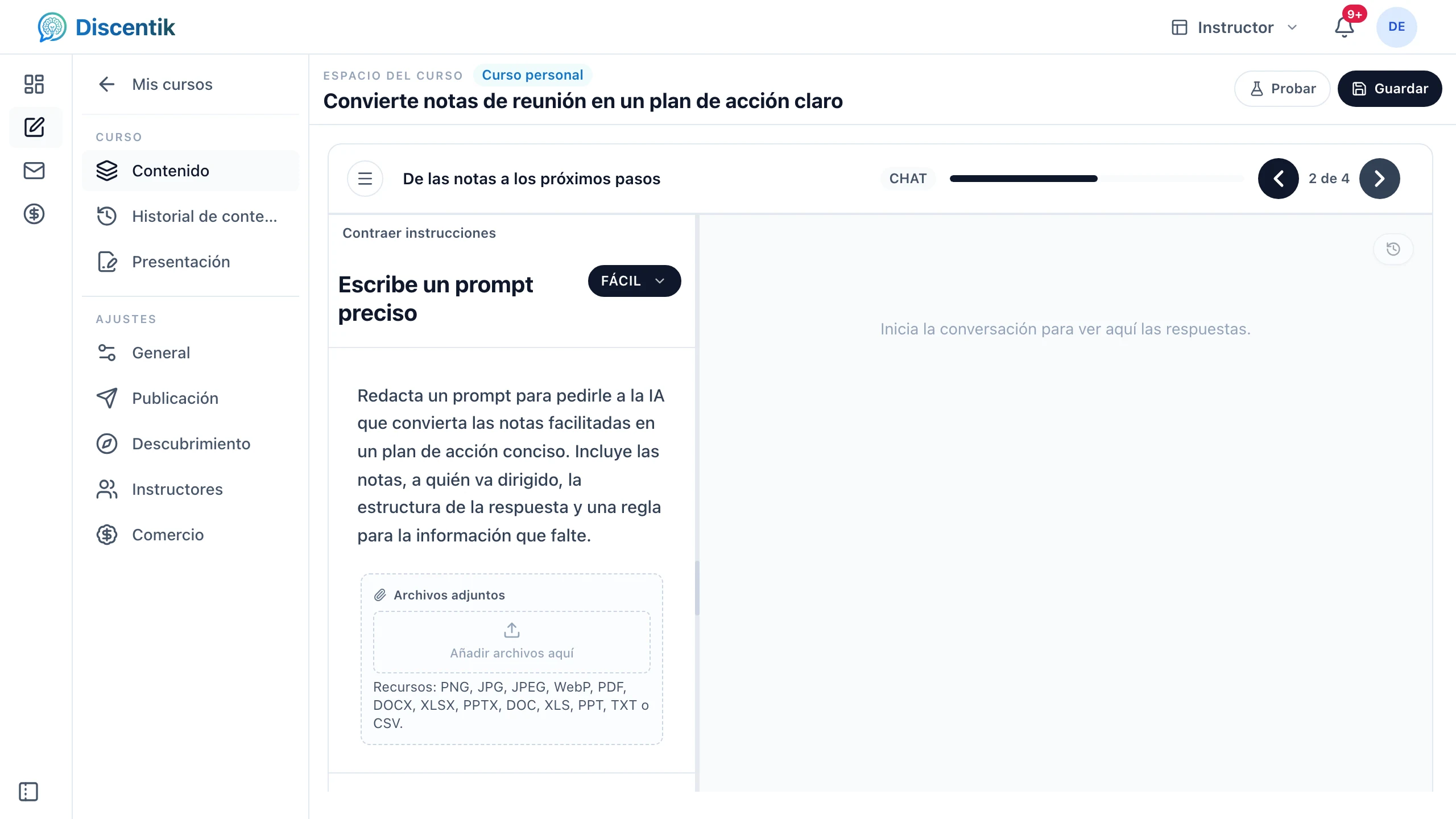 Un docente creando una actividad sobre notas de reuniones en el editor de cursos.